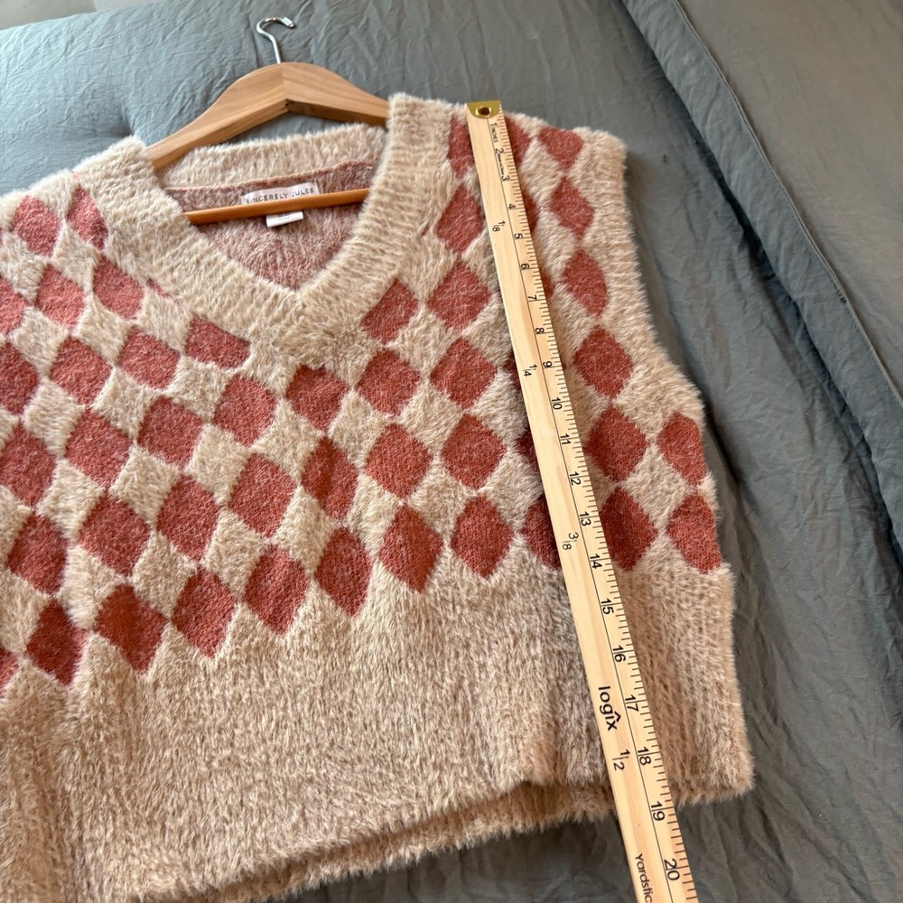 Sincerely Jules Fuzzy Diamond Sweater Vest. Size XS. - Picture 9 of 9